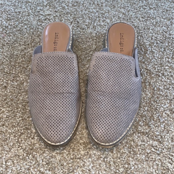 Gray Mules - Picture 4 of 7
